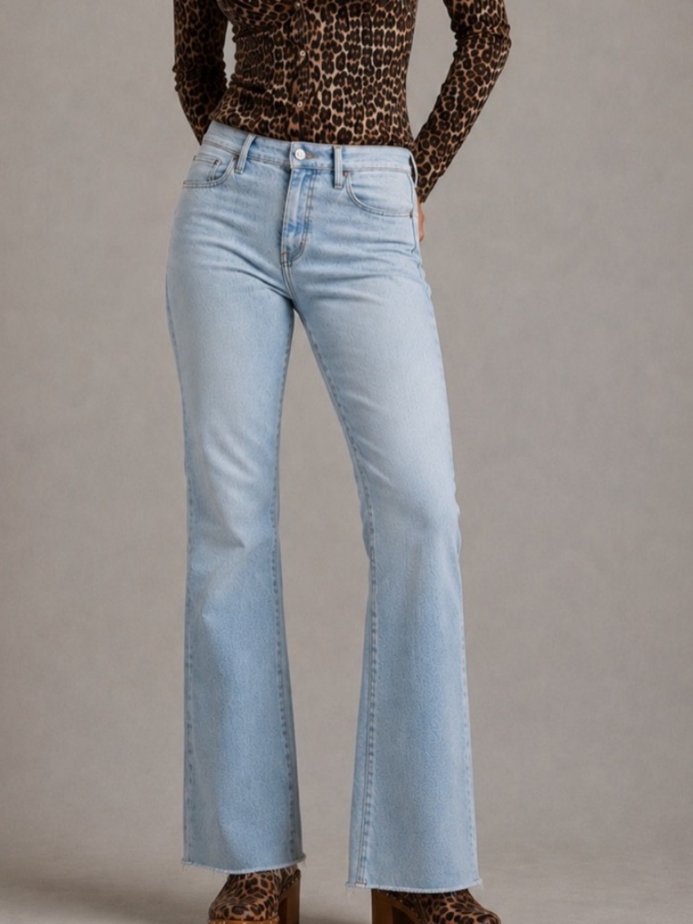 Old Navy Highrise Slight 90’s Flare Leg Women’s Jeans with Slight Raw Hem Sz 12